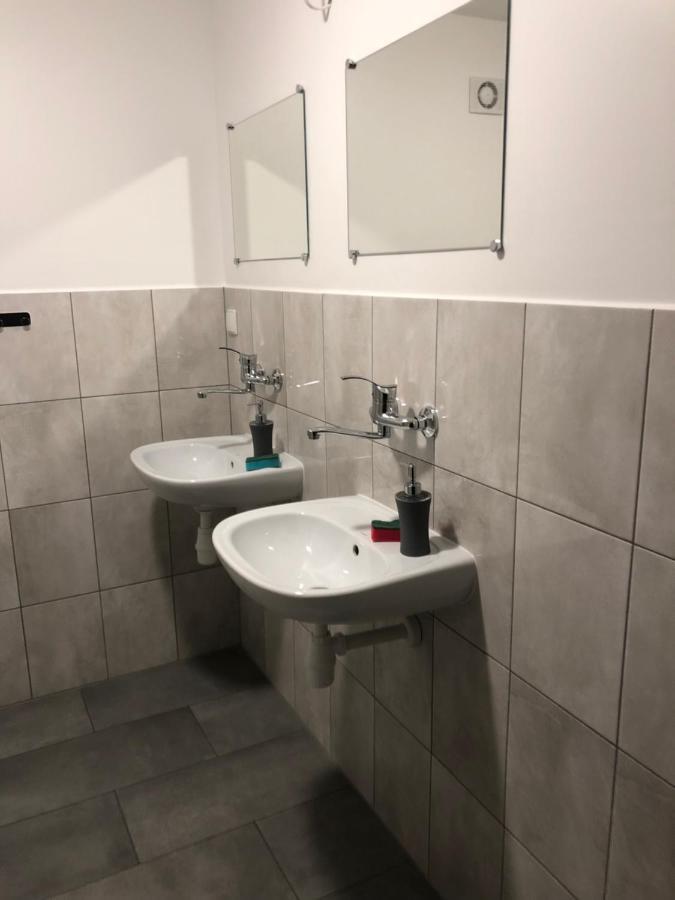 Hgs Home Noclegi Pracownicze Parking , Lazienki Gorzów Wielkopolski Εξωτερικό φωτογραφία