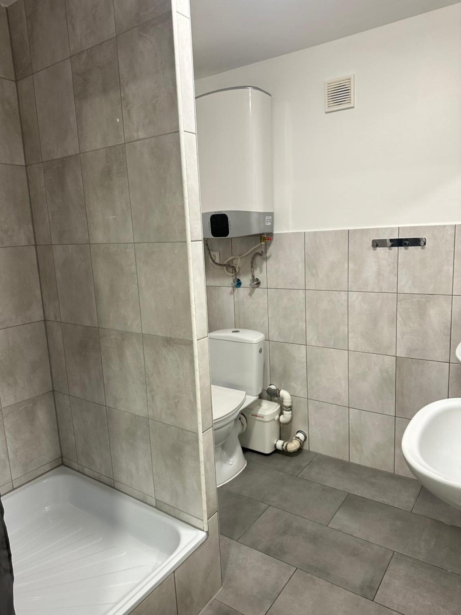 Hgs Home Noclegi Pracownicze Parking , Lazienki Gorzów Wielkopolski Εξωτερικό φωτογραφία
